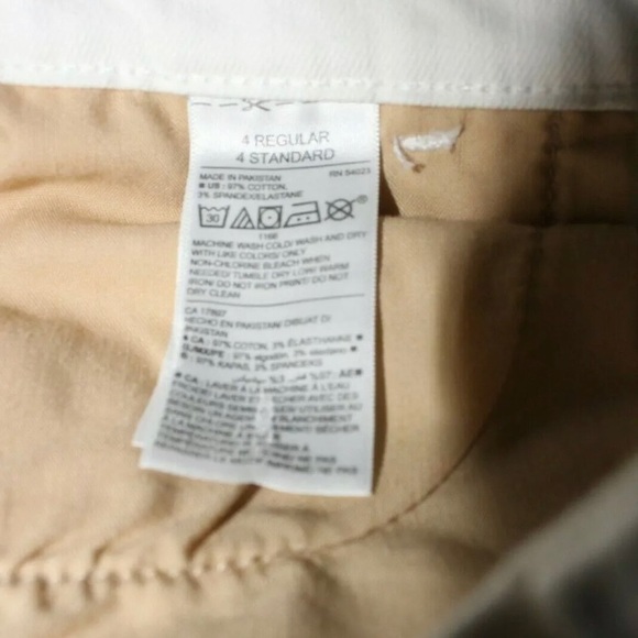 Old Navy Stay White Jeans - Picture 4 of 4